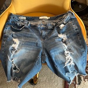 Women's Torrid Size18 Boyfriend Denim Jean Bermuda Distressed Raw Hem Short Blue